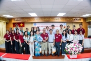 Họp mặt và tọa đàm dành cho nhân viên và bệnh nhân đang điều trị tại bệnh viện