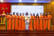 Lễ công bố và trao quyết định bổ nhiệm lại chức vụ Giám đốc Bệnh viện Hùng Vương đối với PGS.TS.BS. Hoàng Thị Diễm Tuyết